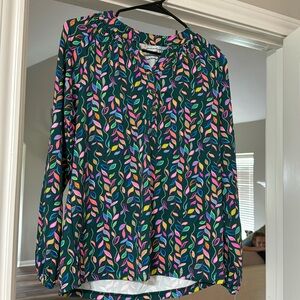 Lulu B woman’s long sleeve size small/fabric is cooling